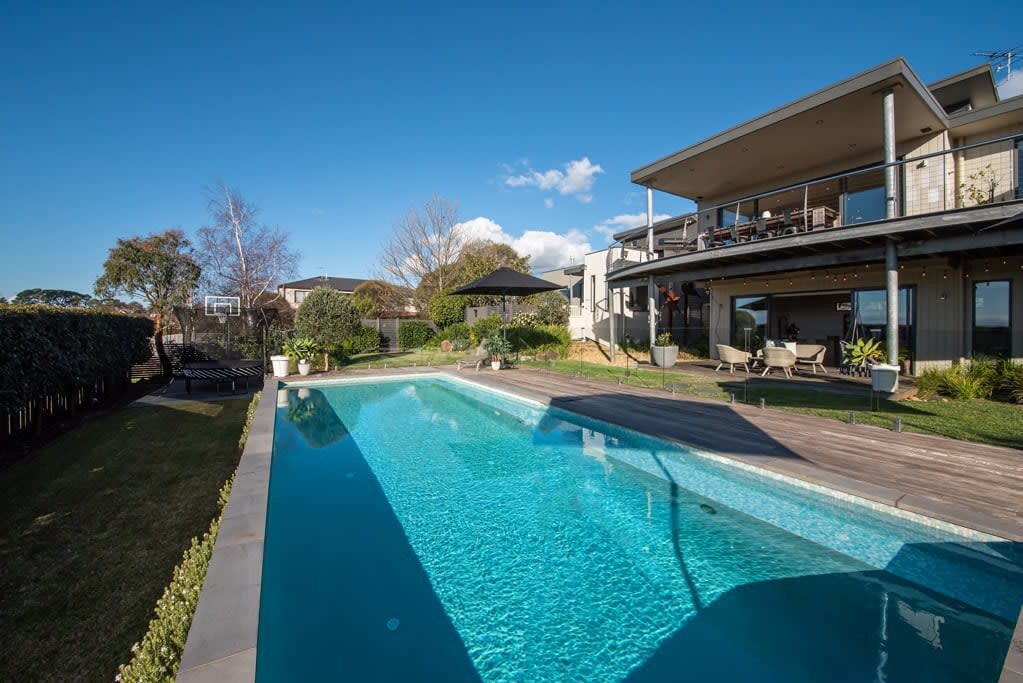 Sunset Villa - Solar Heated Pool, Water Views, Lux
