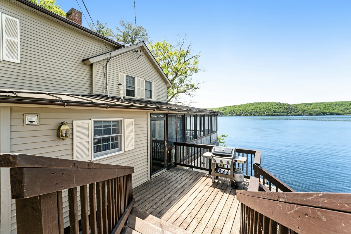 Incredible 5BR Lakefront | Dock | Deck | Firepit