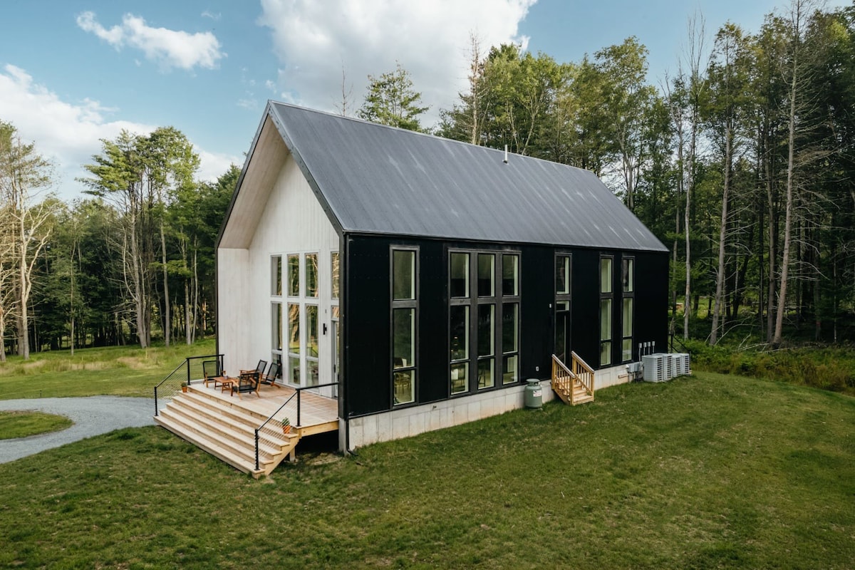 Perry Pond House - Modern Oasis near Bethel