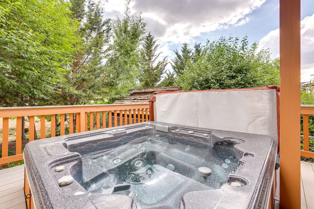 Spacious Big Bear Lake Home with Hot Tub!