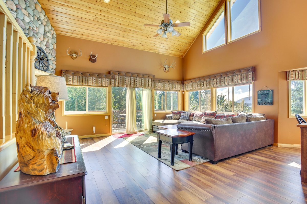 Spacious Big Bear Lake Home with Hot Tub!