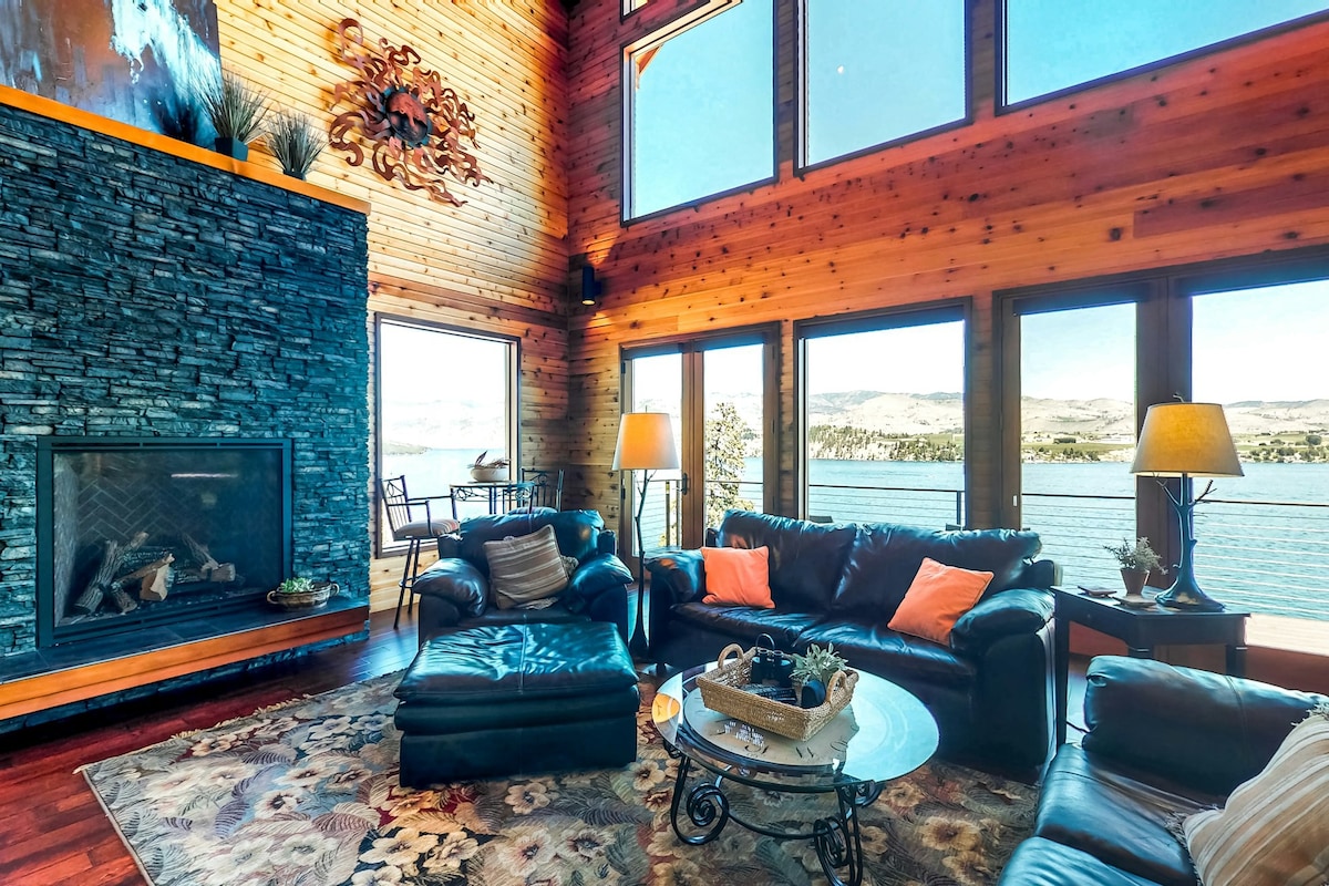 Beautiful 3BR Lakeview | Dock | Fireplace