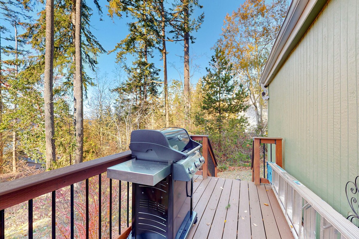 3BR Waterview Dog Friendly | WoodStove | Deck