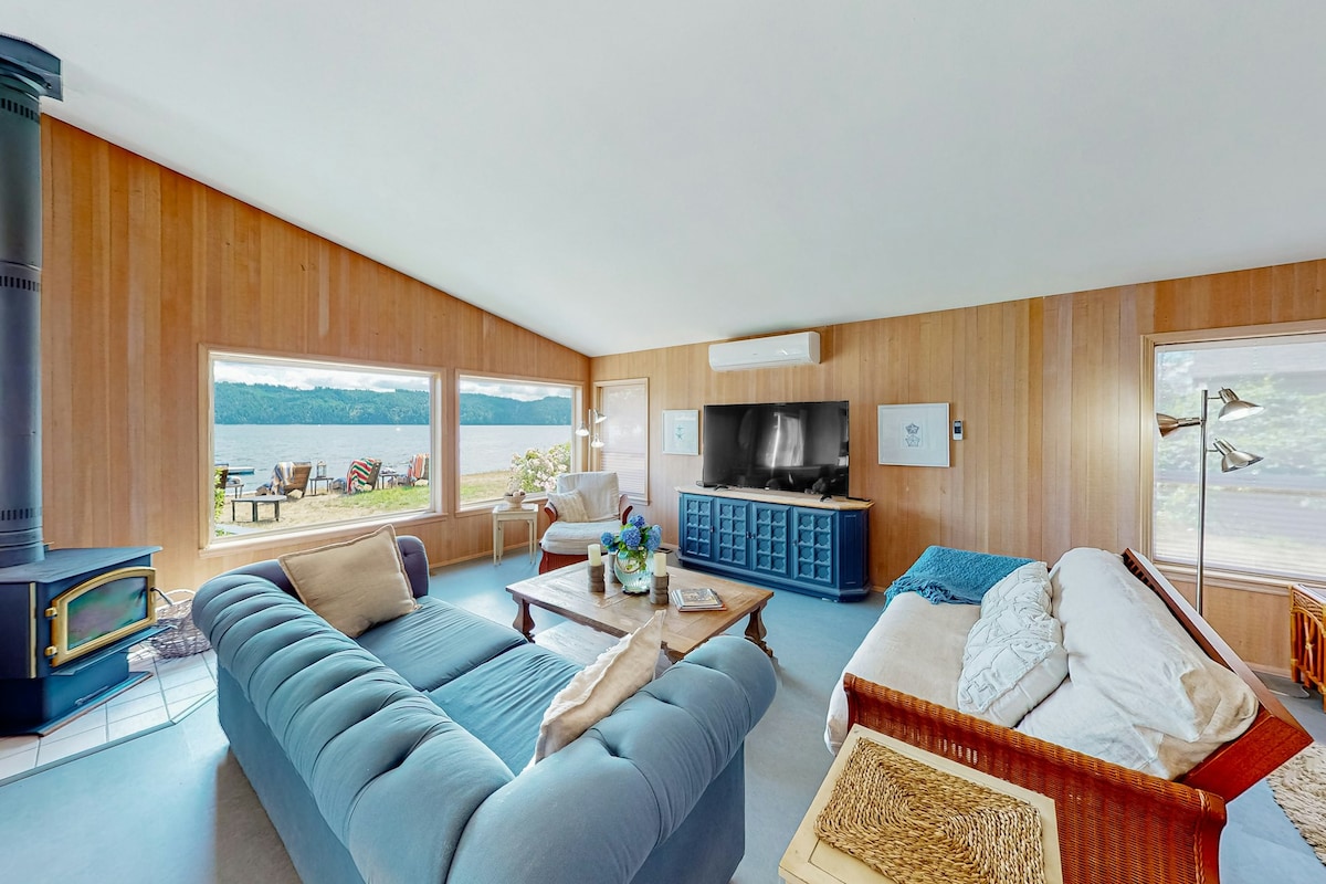 胡德运河上的海滨3卧室公寓，有3艘皮划艇和海滩