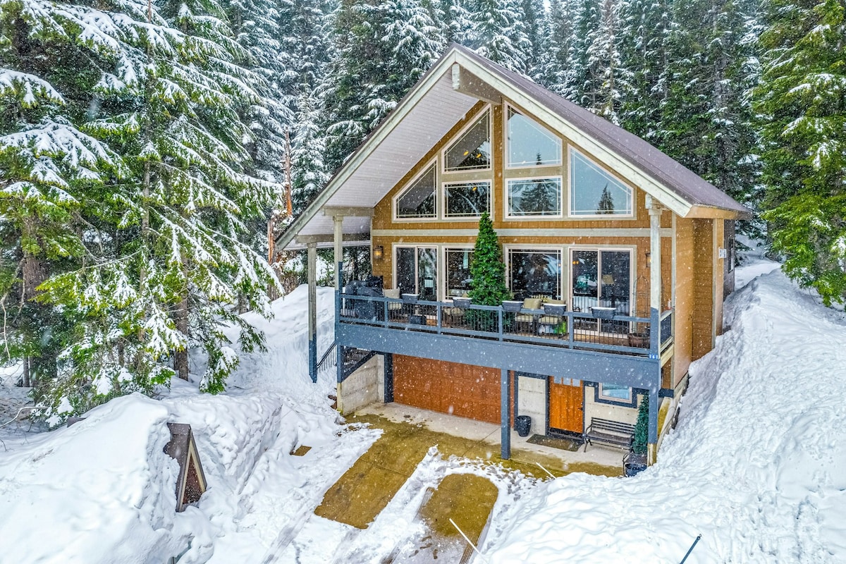 3BR A-frame with amazing views- near skiing