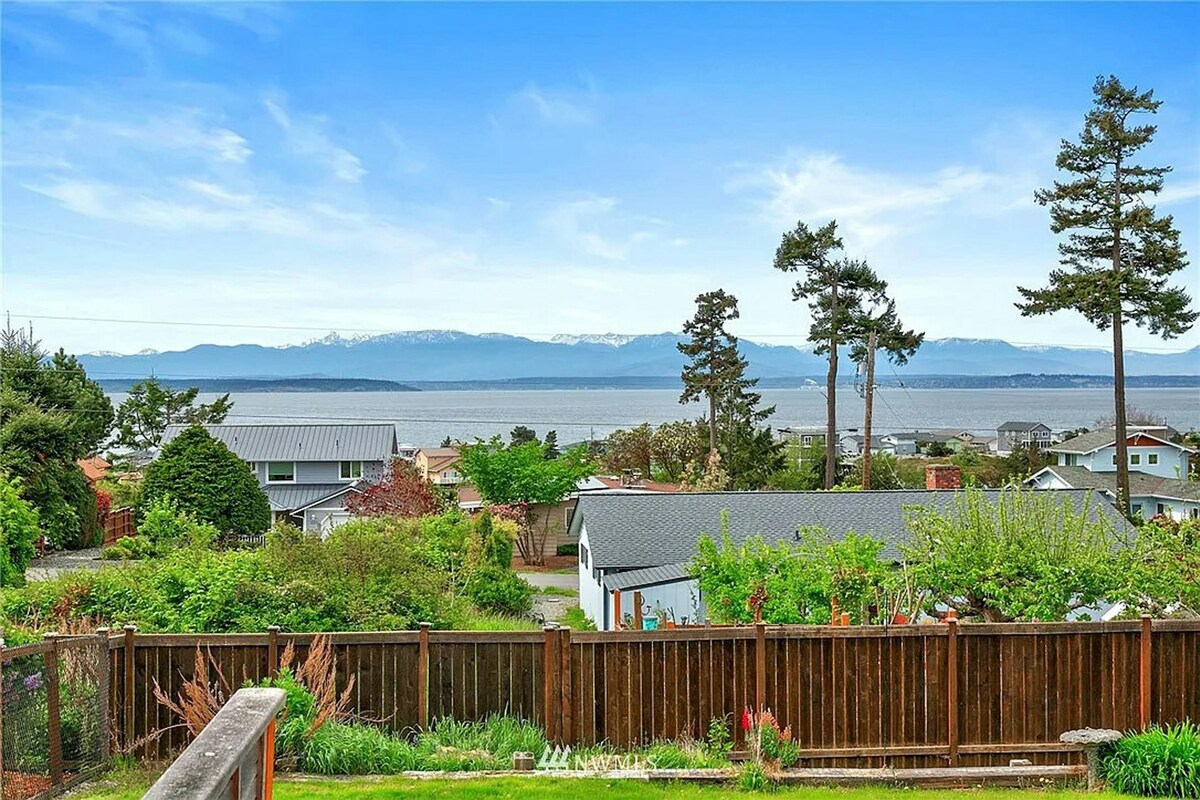 2卧室Bayview Whidbey Island允许携带狗狗入住|游泳池