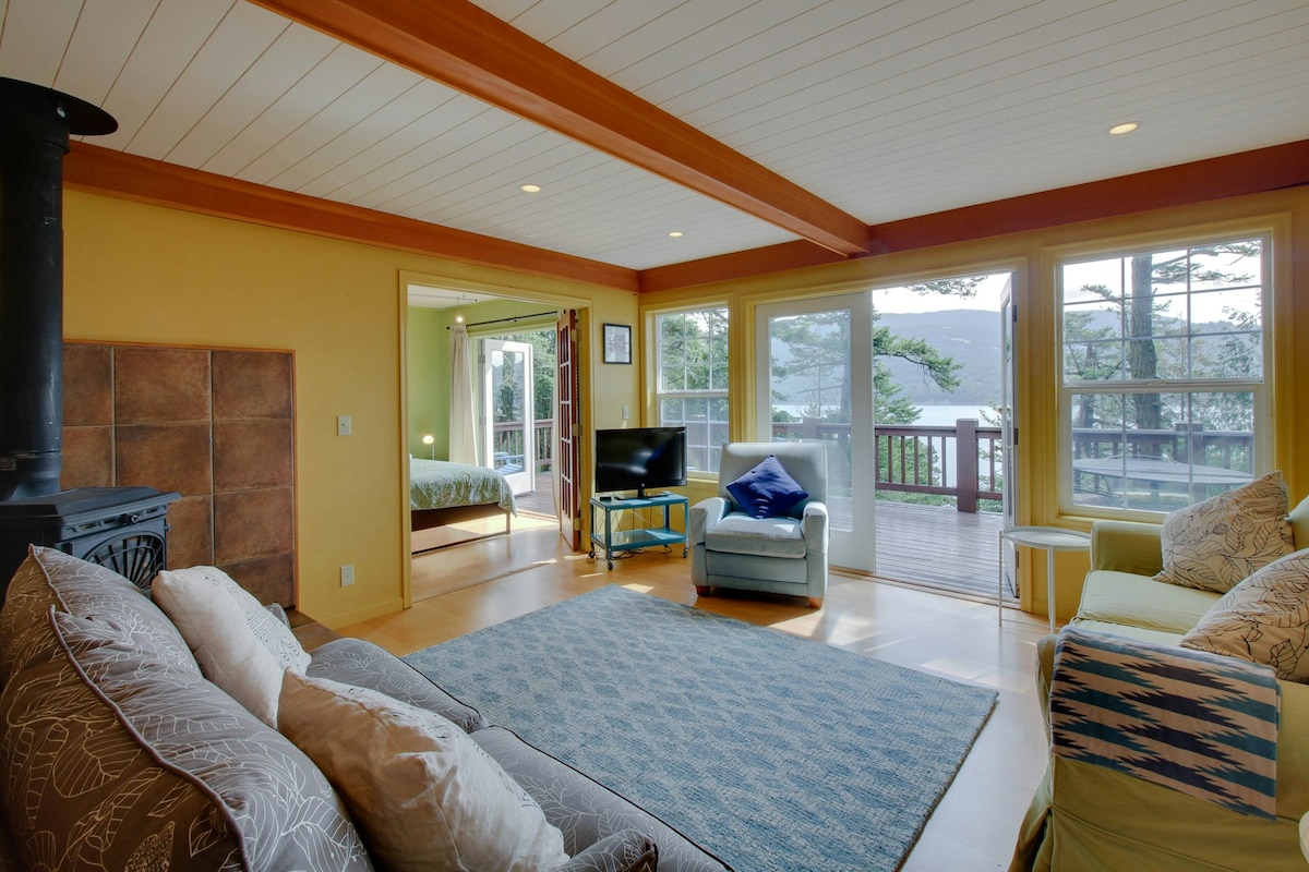 Ocean-view 3BR, dog-friendly with fireplace & deck