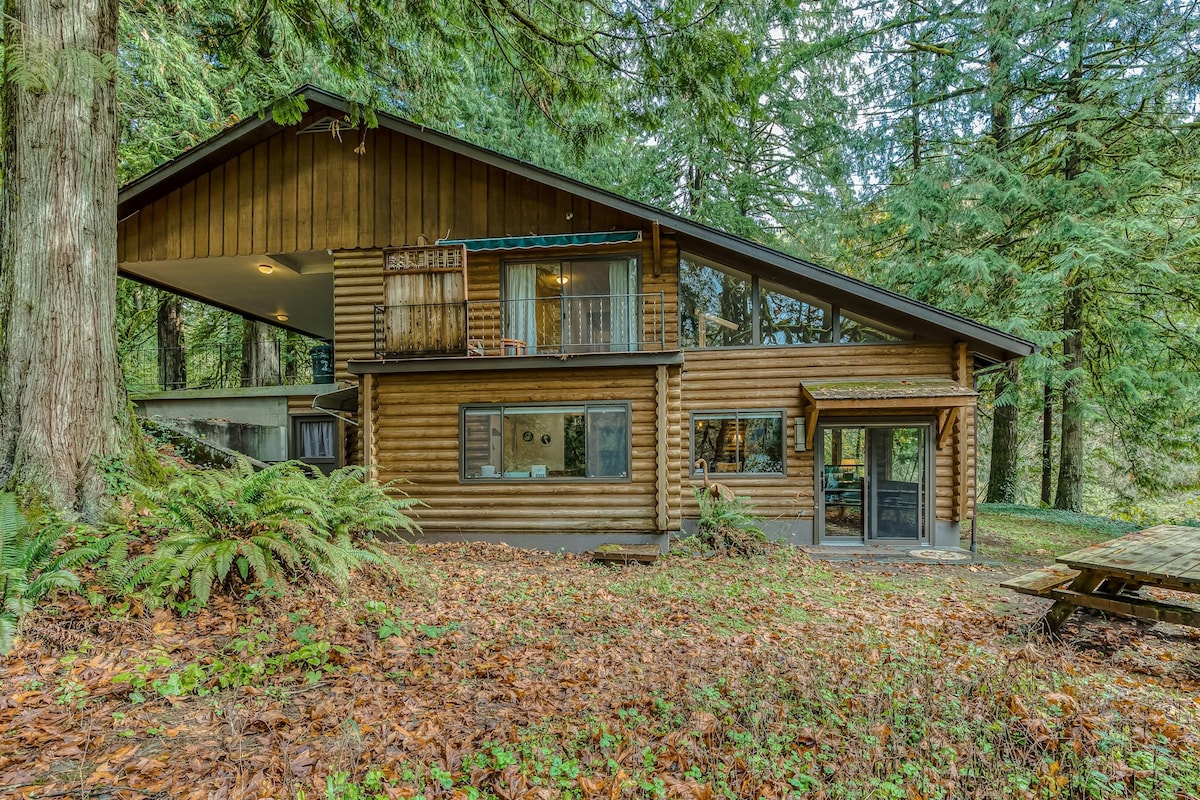 Spacious 3BR Riverfront Columbia Gorge