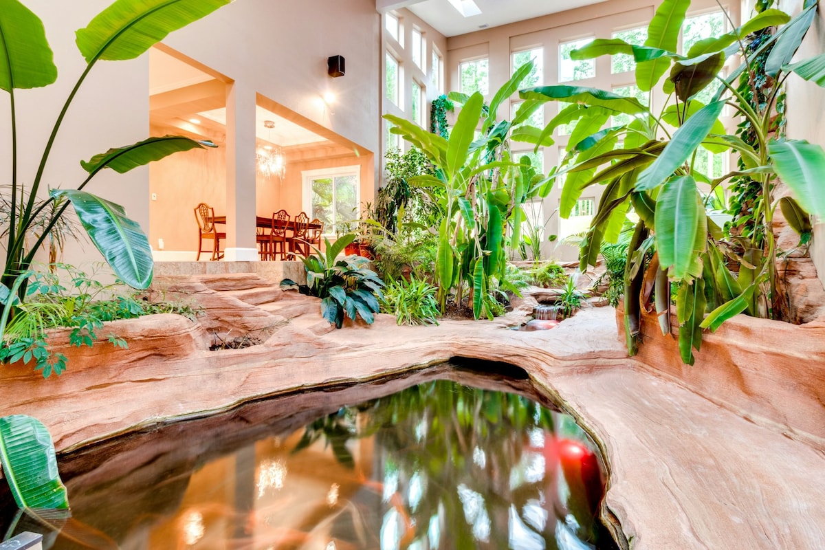 Tropical 4BR Mountainview | Hot Tub