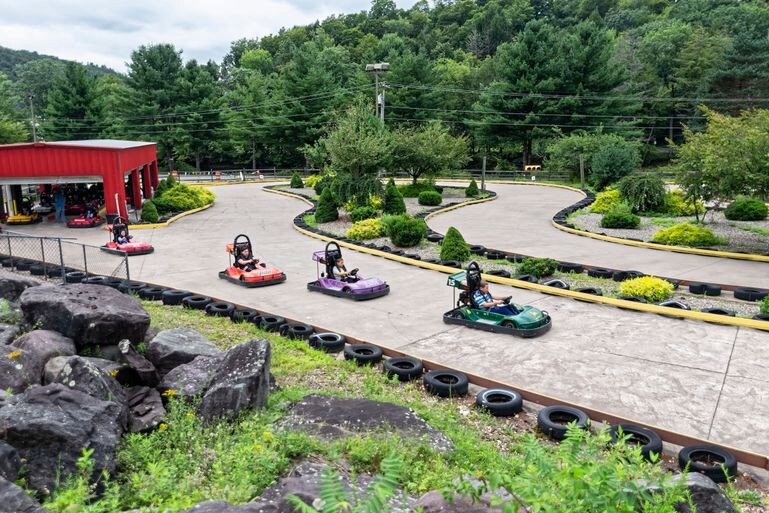 Year-round Waterpark! Pools & Playground Onsite!