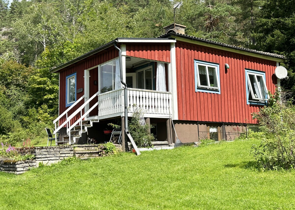 Cozy cottage by Kroppefjäll in Högsäter | Se17012
