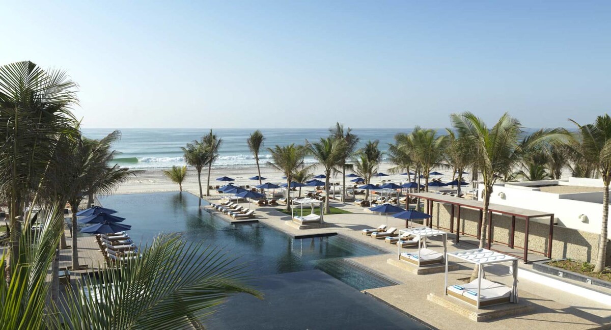 Best Place to Stay in Salalah! Pool, Beachfront!