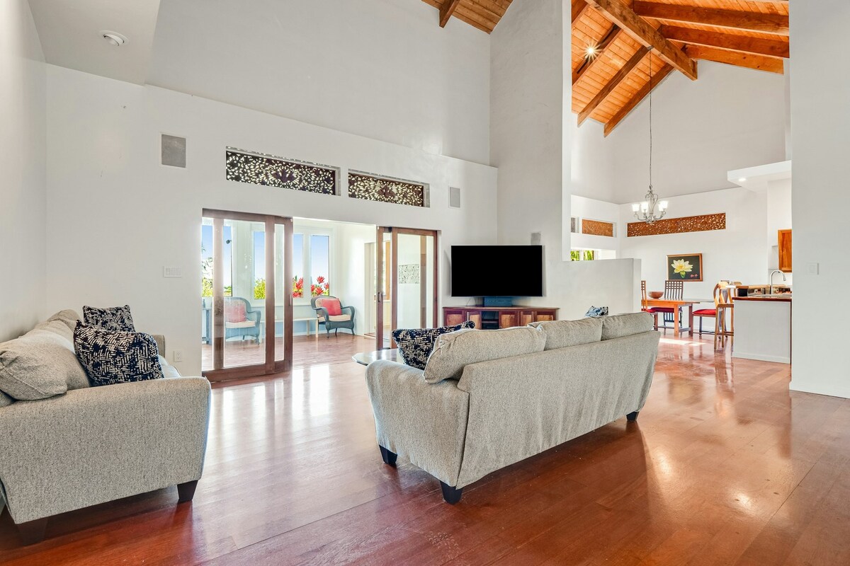 2BR home with tropical setting, lanai & patios