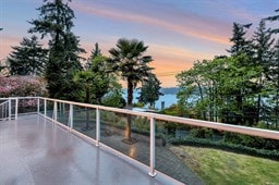 Luxury 180 degree Lake View N Mercer Island Home
