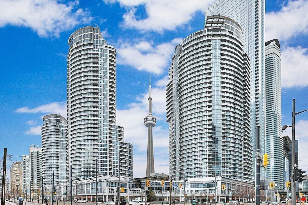 208 Queens Quay West