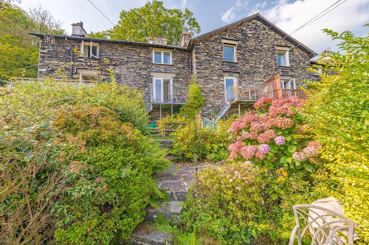 Sun Cottage with stunning lake views, Coniston