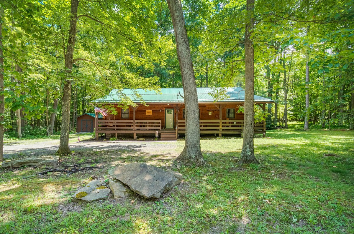 Lincoln Log Cabin | Charming Cabin on 3 Acres