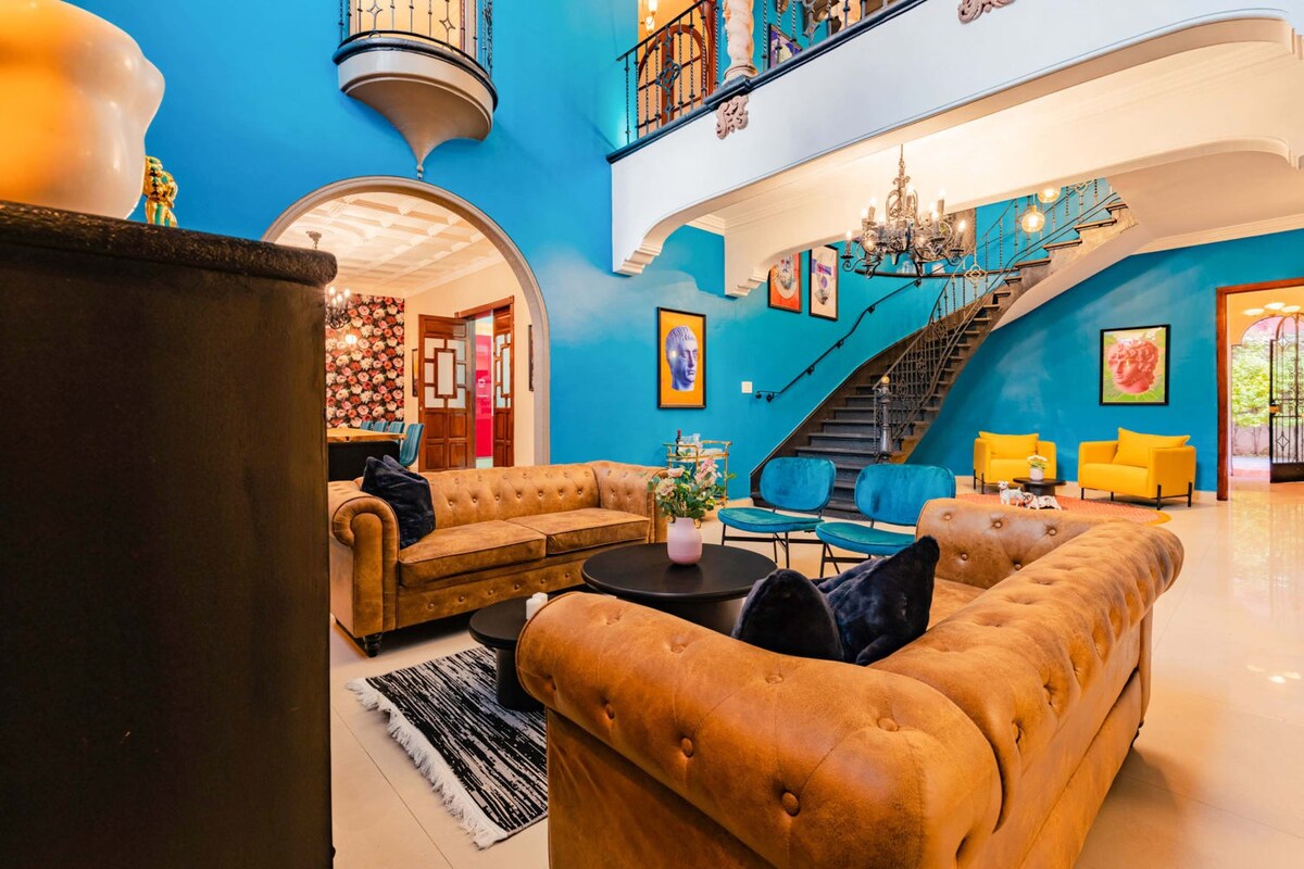 Juarez Urban Mansion: Your Stylish Sanctuary!