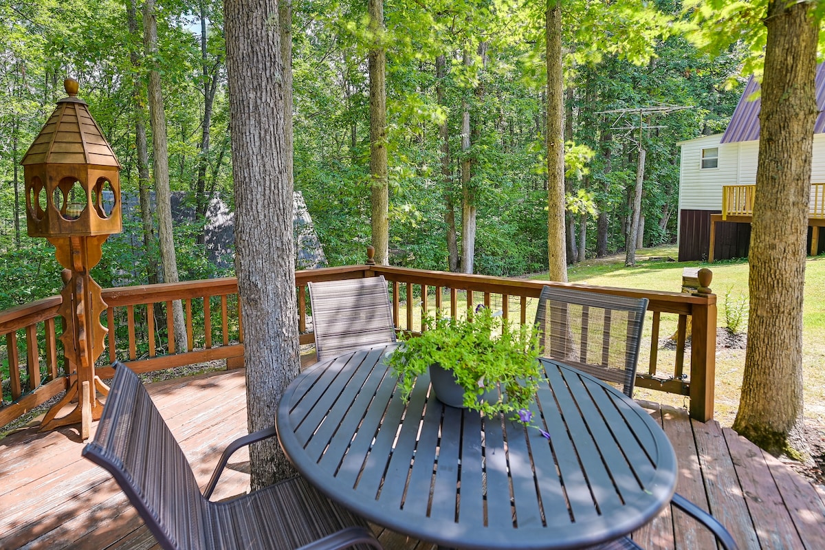 Dog-Friendly Home Rental ~ 5 Mi to Cave Run Lake!