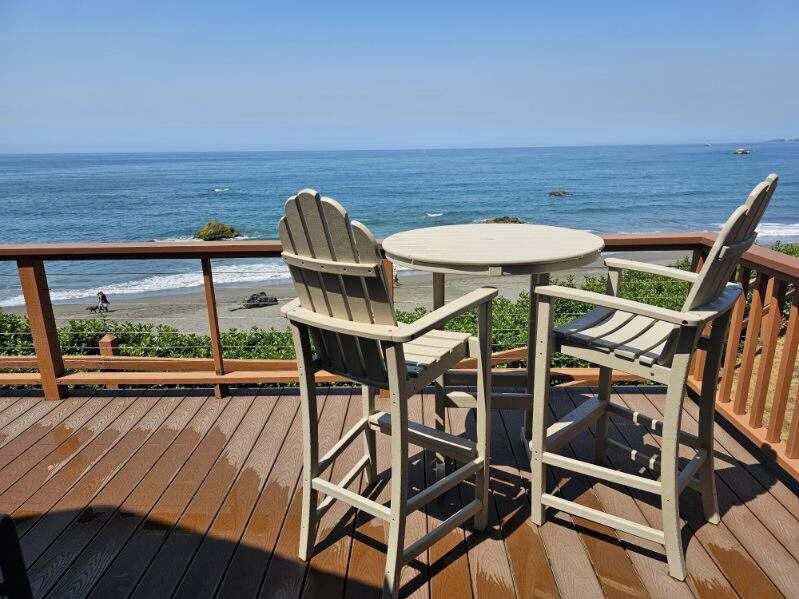 Oceanfront Cabin 9 with Jacuzzi &  Awesome Views