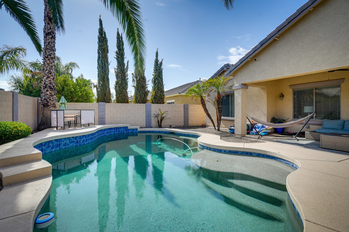 Luxe Surprise Home: Pool, Putting Green & Hot Tub!