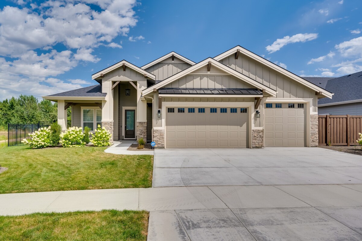 Modern Boise Home Rental w/ Community Pool!