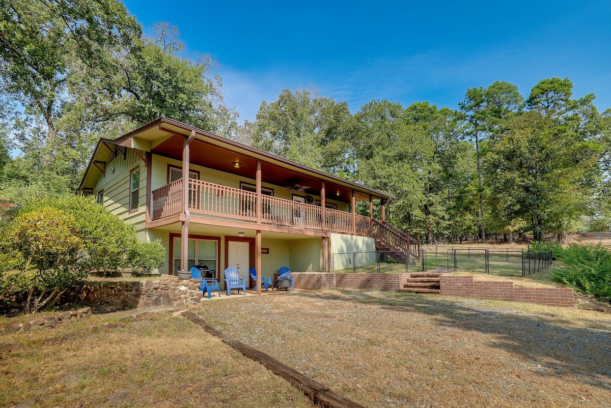 Cozy East Texas Retreat Near Lake O’ the Pines!