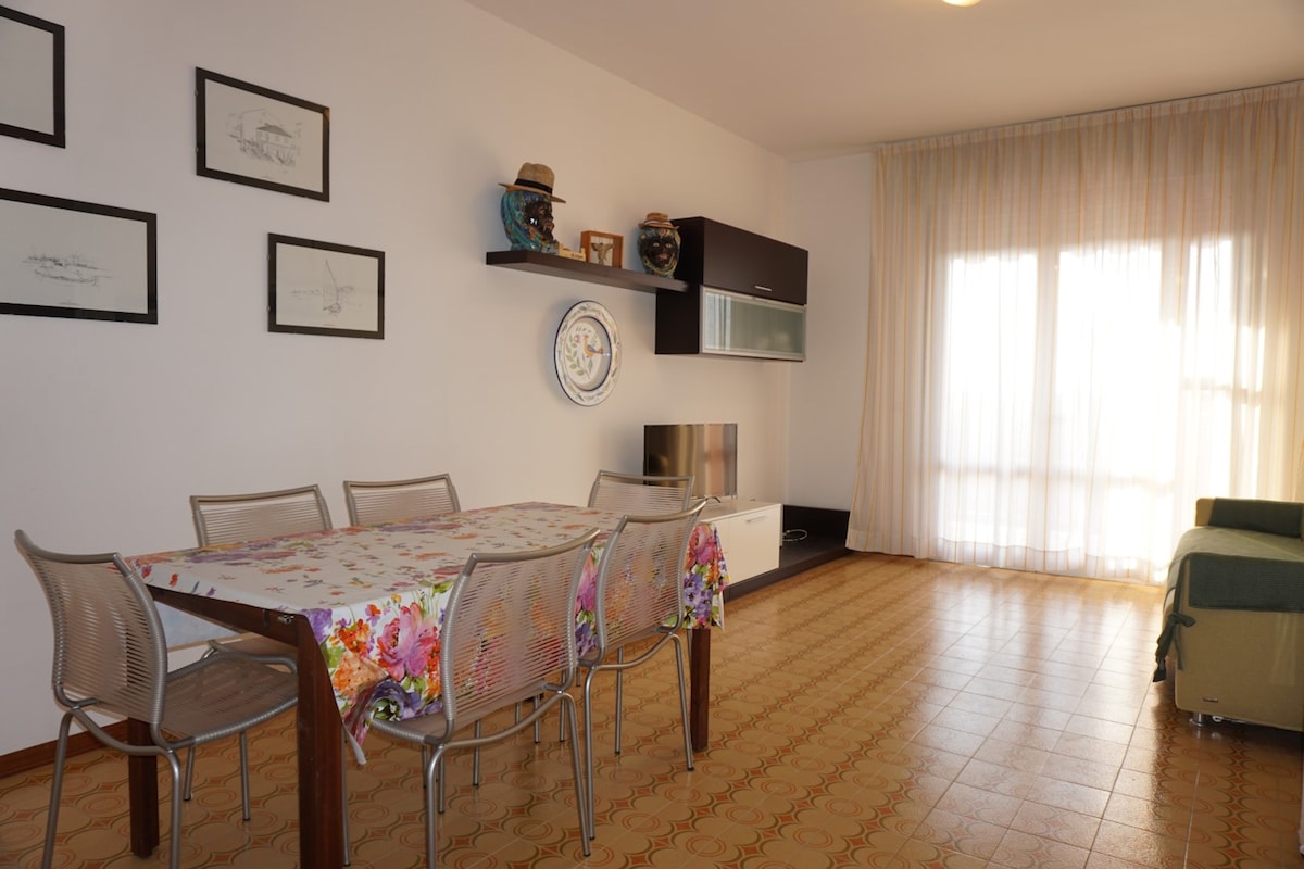 Great flat with shared pool for six guests-Beahost
