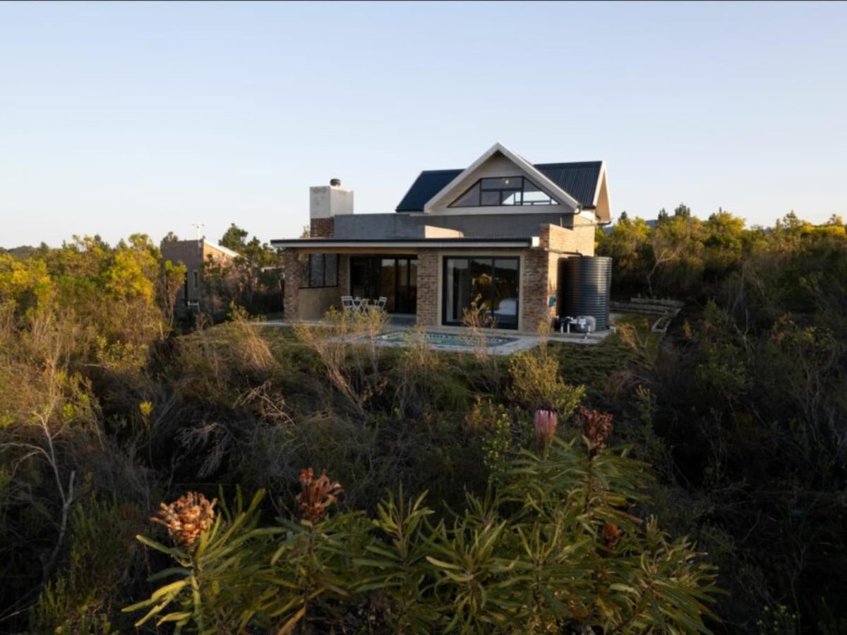 Self-catering Fynbos Cottage with Pool