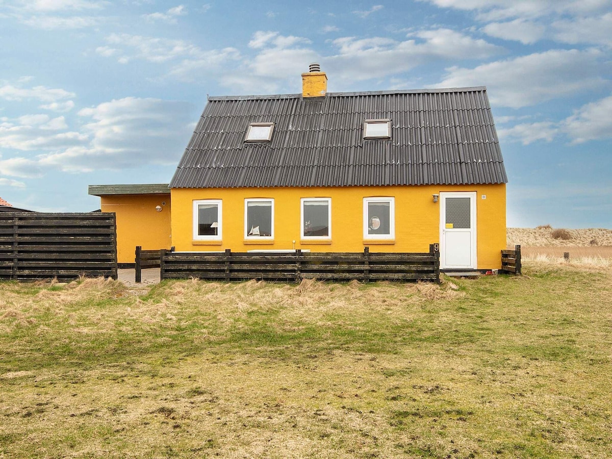 6 person holiday home in harboøre