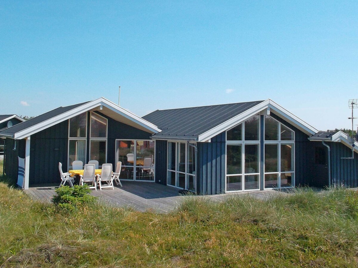 10 person holiday home in harboøre