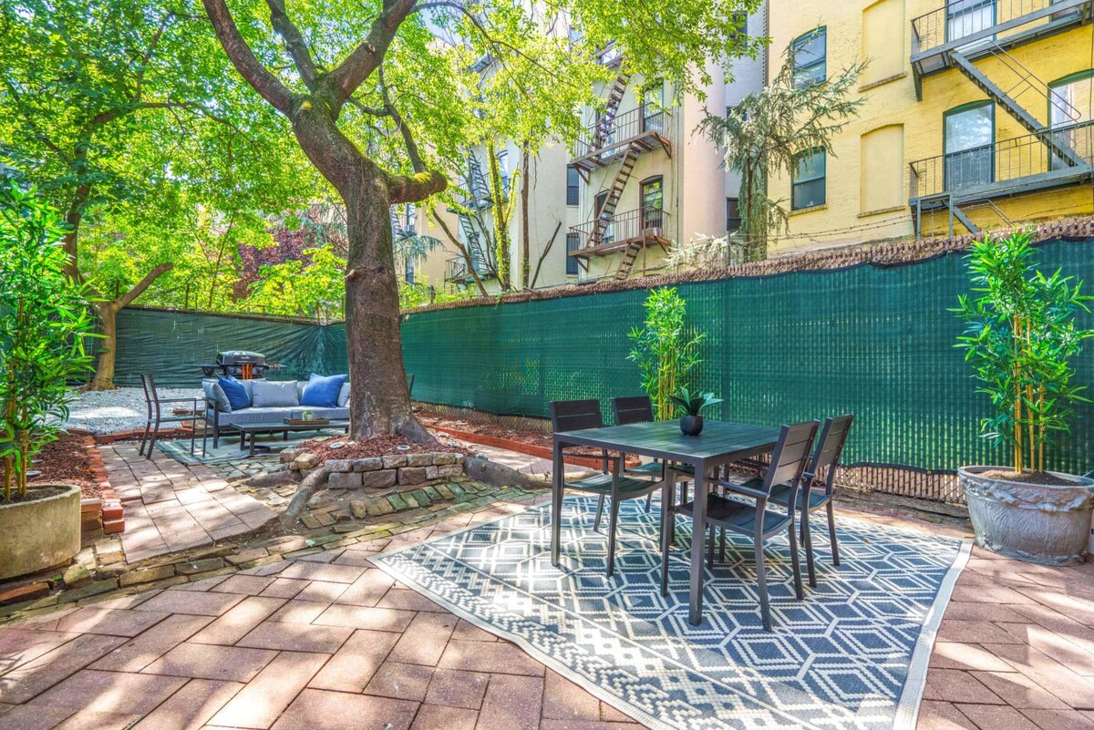 Newly Renovated 2BR w Rare Private Backyard & BBQ