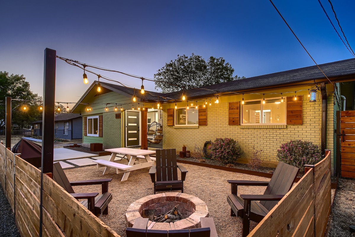 Casa Verde 4 BR Mid-century Charmer in Old Town!