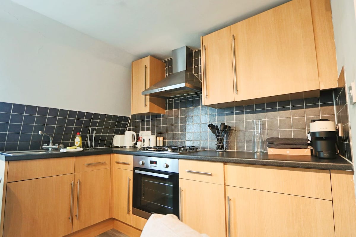 Kingsdown Parade 2nd Floor Flat with Parking- Hope
