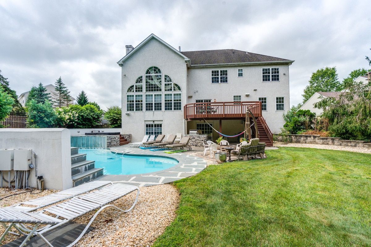 Centrally Located Harleysville Home w/ Pool