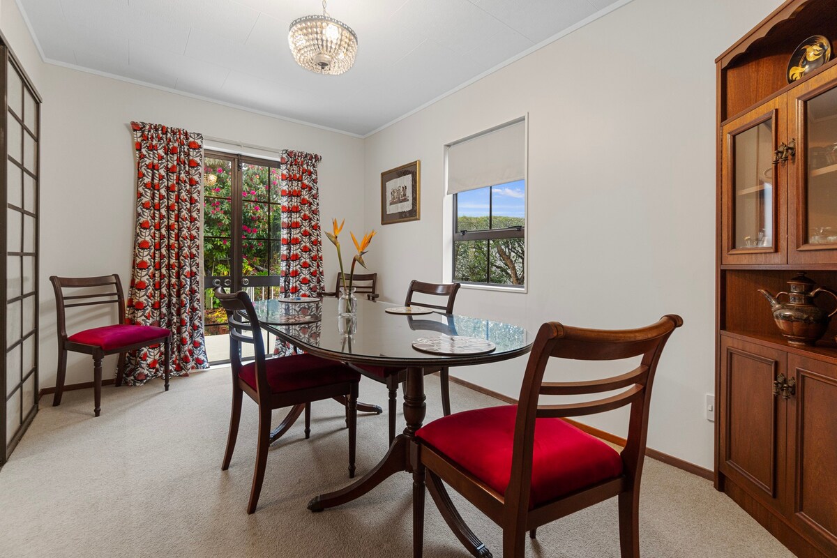 Central Comforts - Mount Eden Holiday Home