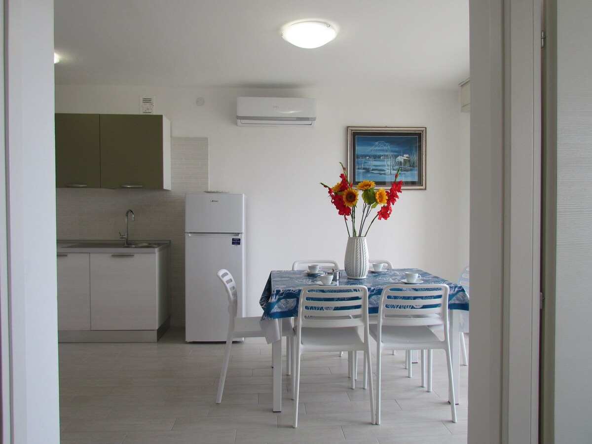 Enjoy the sea view of our modern flat - Beahost