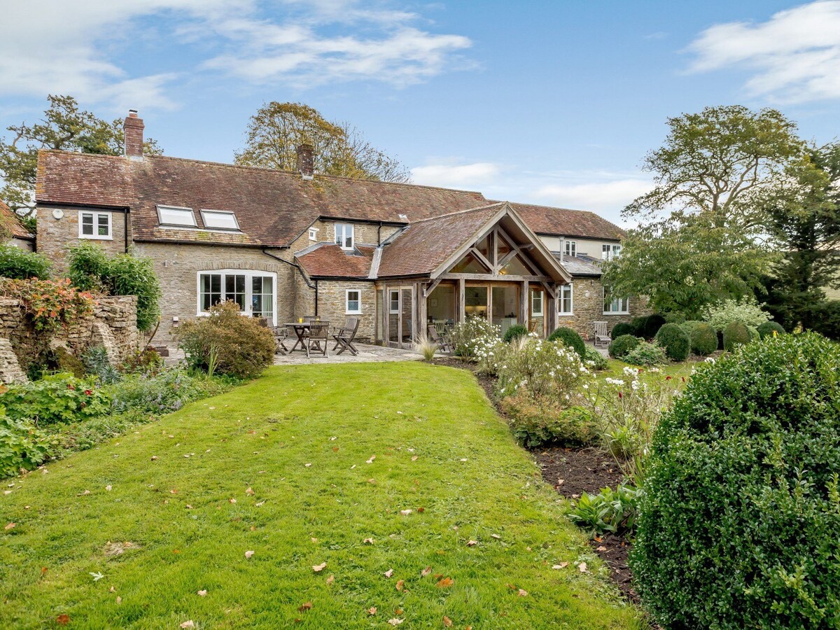 5 Bed in Sherborne  (79062)