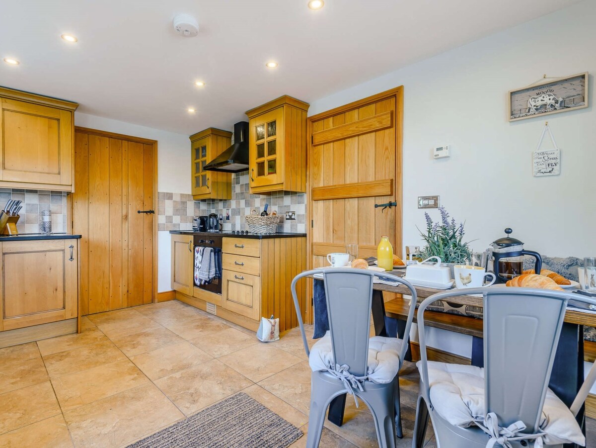 2 Bed in Brecon  (87311)