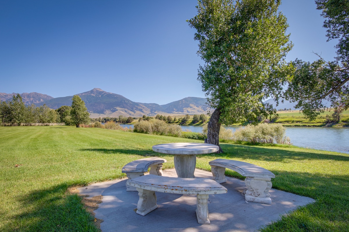 Riverfront Livingston House in Paradise Valley!
