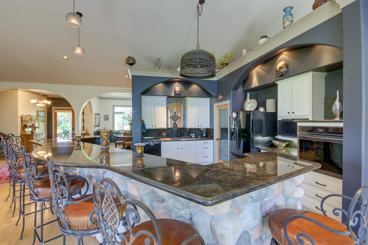 Riverfront Livingston House in Paradise Valley!