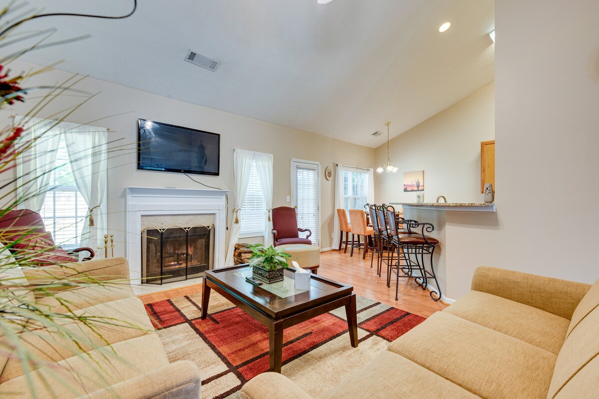 Inviting Austell Home: 14 Mi to Downtown Atlanta!