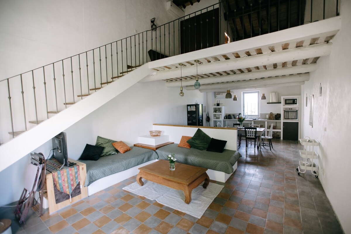 Charming Loft in the countryside of Althen des