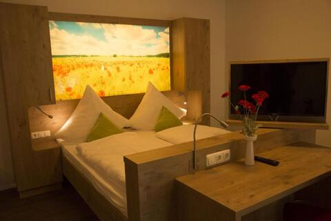 Doppelzimmer Komfort + (Gasthaus Schwarzer Adler)
