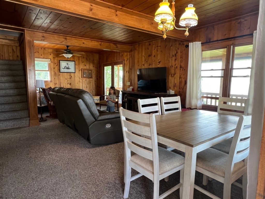 'Northside' Cottage w screened in porch