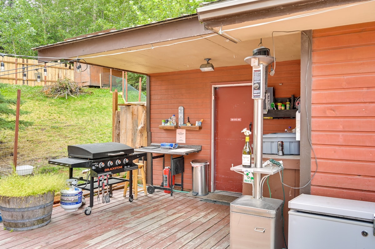 Cozy Cooper Landing Studio w/ Mountain Views!