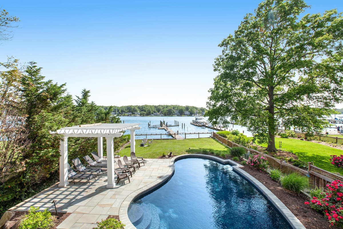 Updated 6BR Lakefront Dog Friendly | Private Pool