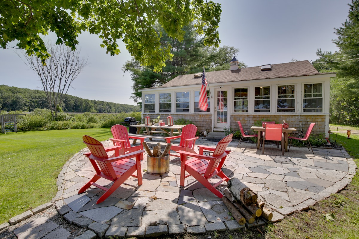 Waterfront Nobleboro Cottage w/ Kayaks & Boat Dock