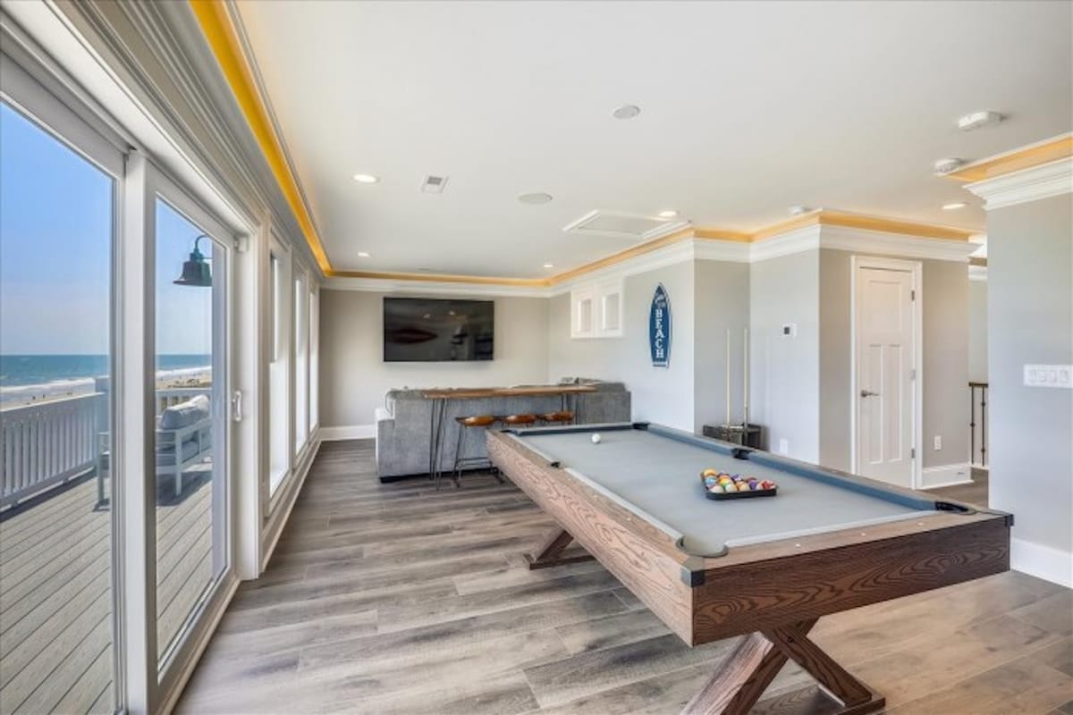 Bailey's Lighthouse Luxury OF Home Pool Game Room!