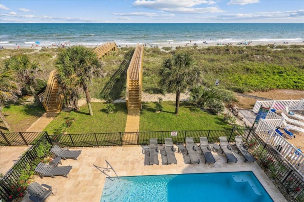 A Coastal Life 8BR Oceanfront Luxury House w/Pool